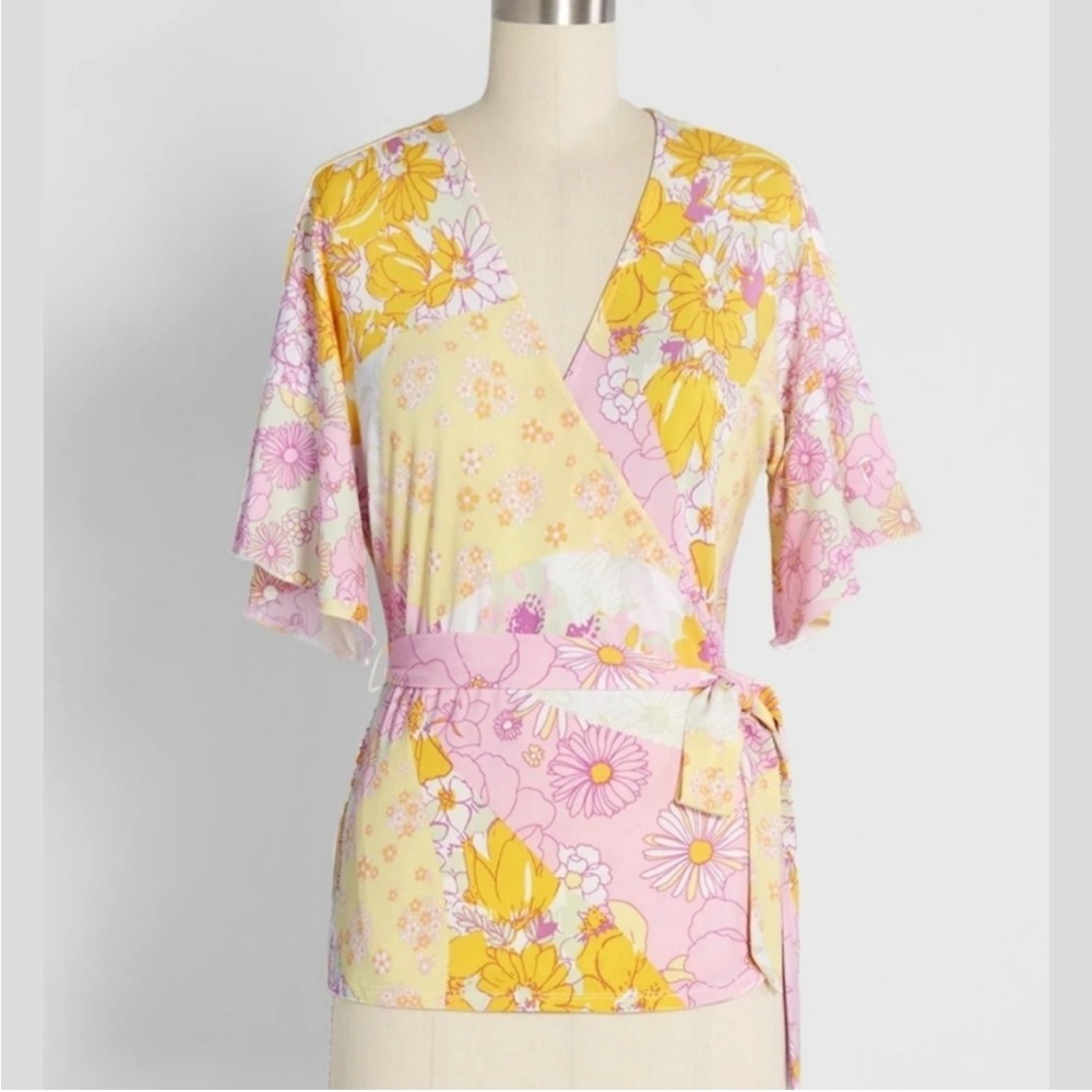 ModCloth Floral Wrap Tie V Neck Blouse in Floral Fields L